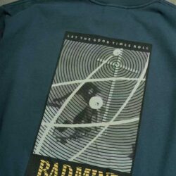 BADMIND 25SS “HOLY OLLIE” デザイン ワイドフィット チューブTシャツ